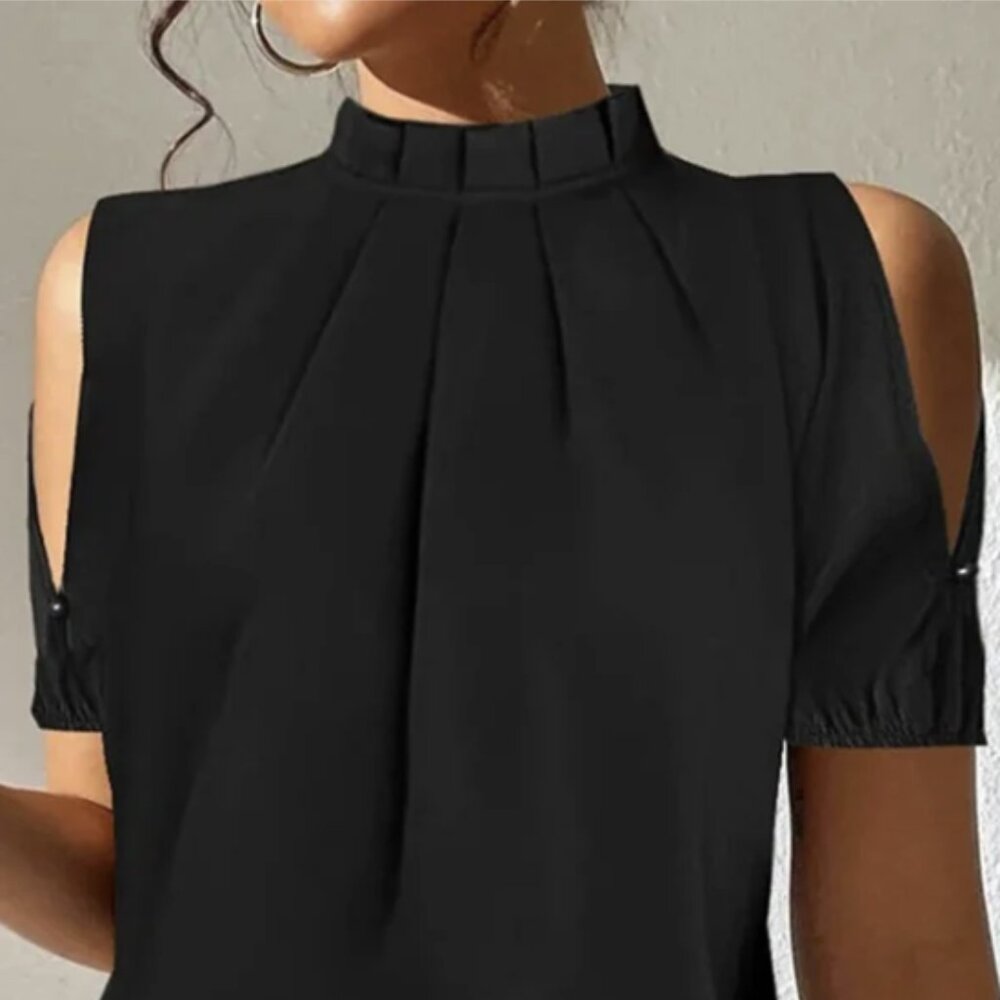 Women's short sleeve mock neck blouse